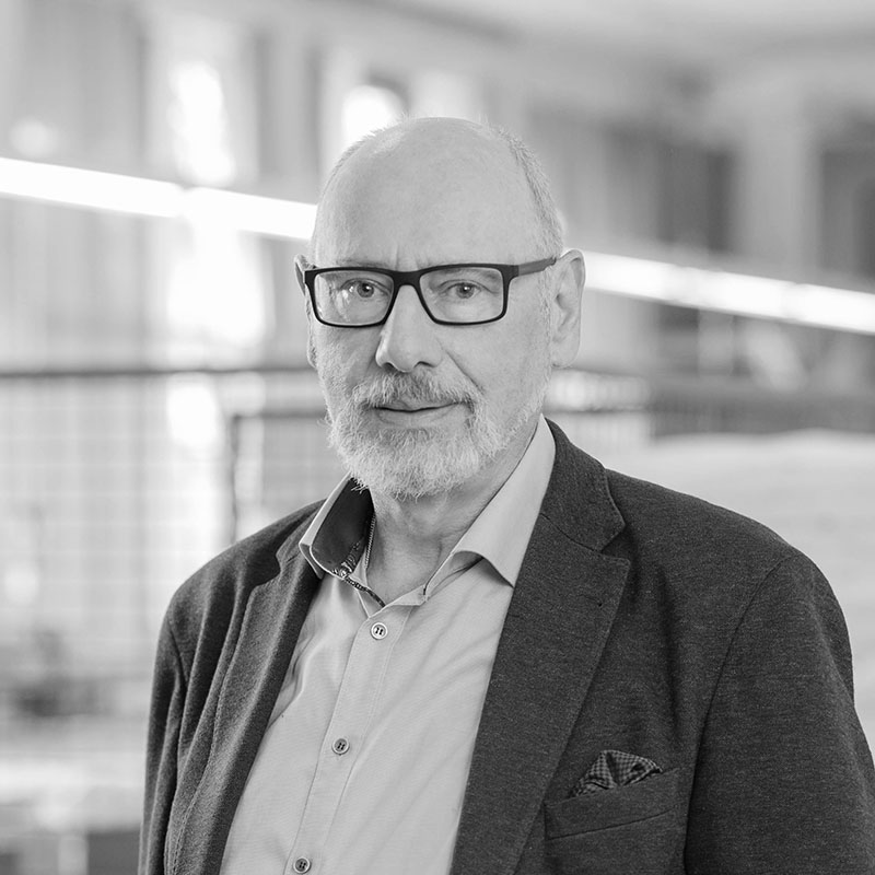 lof_fe-trainer-guenther_amann-jennson_800x800px_sw